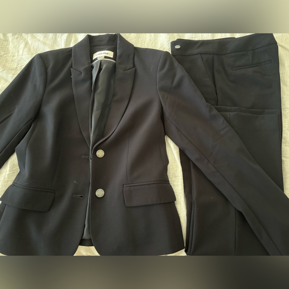 Women’s Calvin Klein 2 piece suit jacket and pants